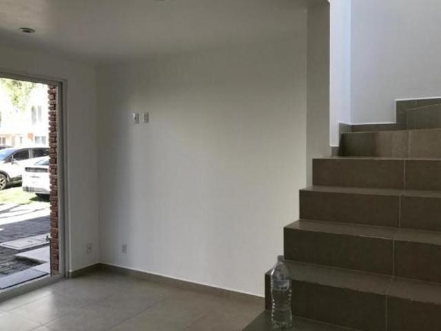 SE RENTA CASA EN CONDOMINIO CON TERRAZA, EN TLAPAN, SAN PEDRO MARTIR