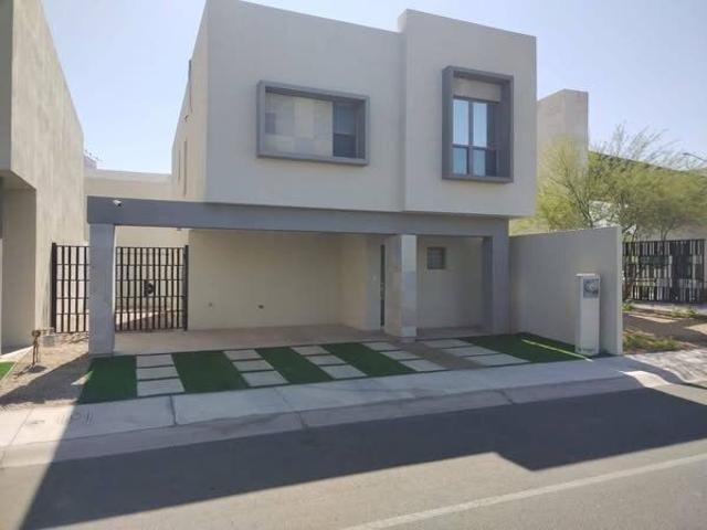 SE RENTA CASA EN CÓRSICA RESIDENCIAL. CALLE NOVENA FRENTE A UVM [MEXICALI, B.C