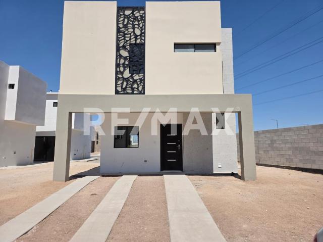 SE RENTA CASA EN COTO SUR II