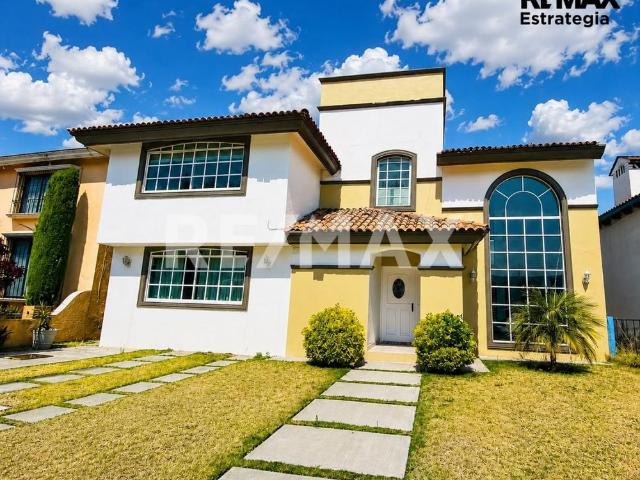 SE RENTA CASA EN EL HIPICO METEPEC