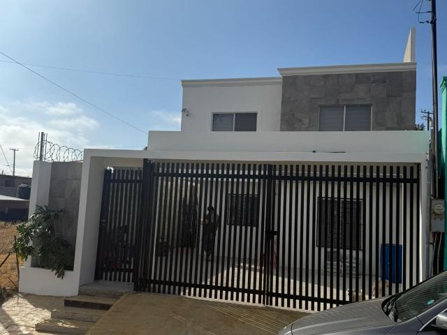 SE RENTA CASA EN FRACC. EL SAUZAL ENSENADA B.C