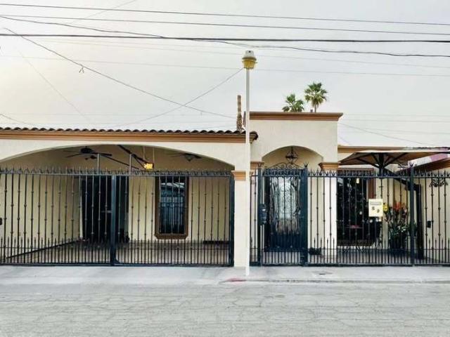 SE RENTA CASA EN FRACC. JUSTO SIERRA TOTALMENTE AMUEBLADA MEXICALI, B.C