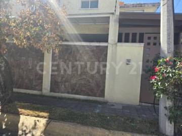 Se renta CASA en Fracc lomas de las fuentes