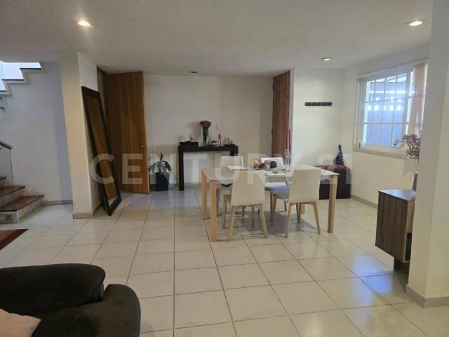 Se renta CASA en Fracc lomas de las fuentes