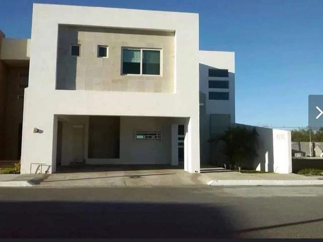 Se renta casa en Fracc Puerta De Hierro