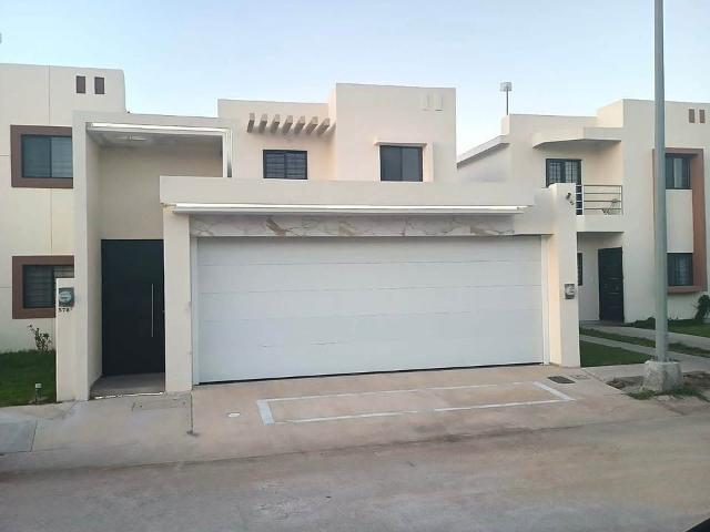 se renta casa en hacienda santa clara culiacan