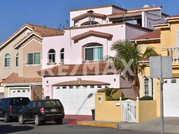 Se Renta Casa en Loma Dorada Secc. Las Brisas