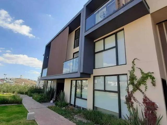 SE RENTA CASA EN LOMAS DE ANGELOPOLIS PUEBLA