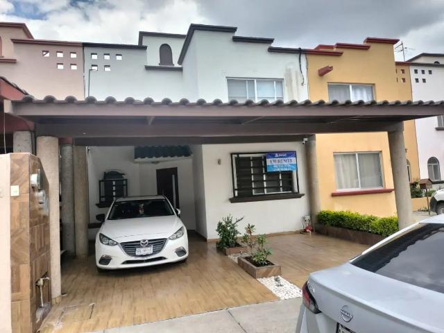 Se Renta casa en Los Eucaliptos II