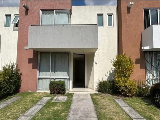 SE RENTA CASA EN PASEO ARBOLEDAS