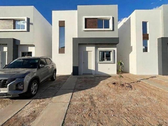 Se renta casa en privada El Marqués Featured Properties