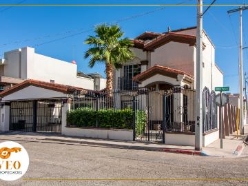 SE RENTA CASA EN PRIVADA SAN JOSÉ, VILLANOVA