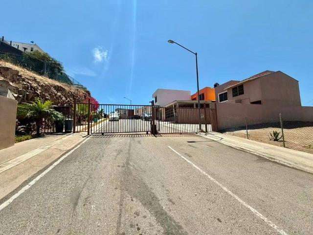 se renta casa en privada puerta del mar
