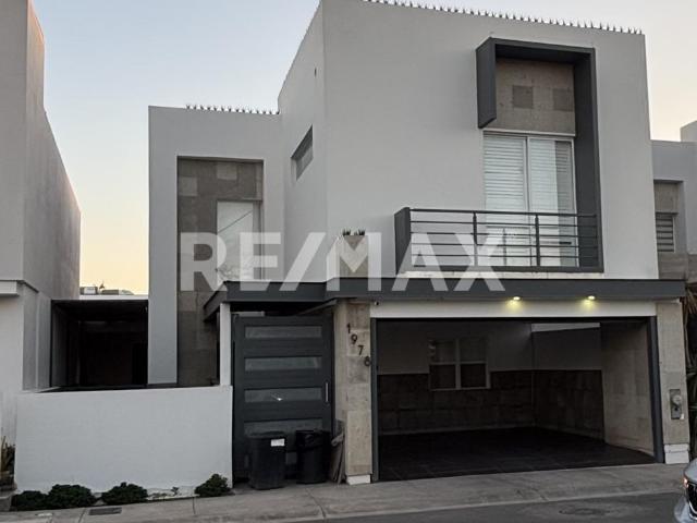 SE RENTA CASA EN RESERVA PONIENTE EN ZONA DORADA