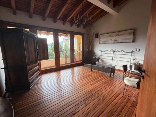SE RENTA CASA EN SAN FELIPE DEL AGUA OAXACA CON AMPLIO JARDIN SEMIAMUEBLADA