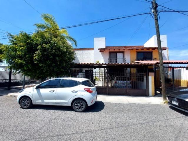 se renta casa en tejeda