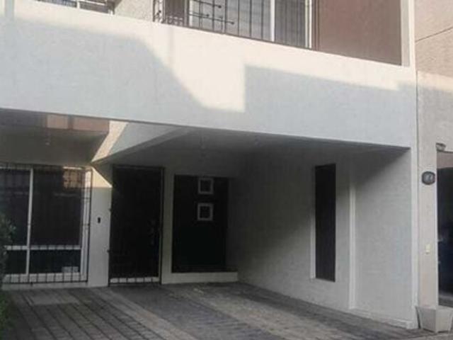 SE RENTA CASA EN TOLUCA, AMUEBLADA EN VILLA TOSCANA