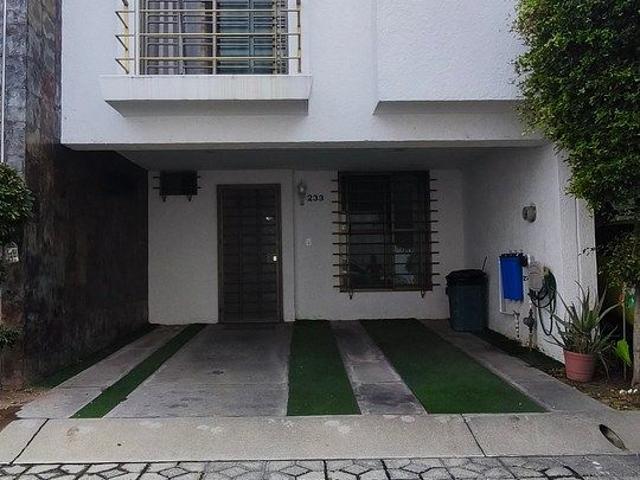 Se Renta Casa en Valle del Sur, a 5 min del ITESO!
