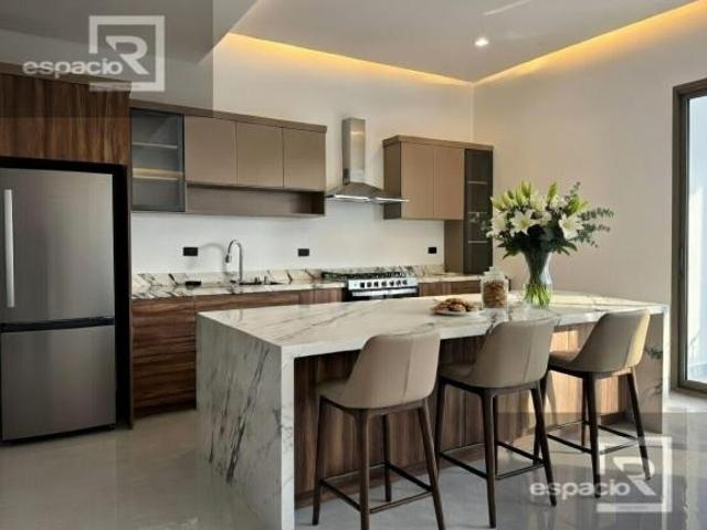 SE RENTA CASA EN VALLE ESCONDIDO