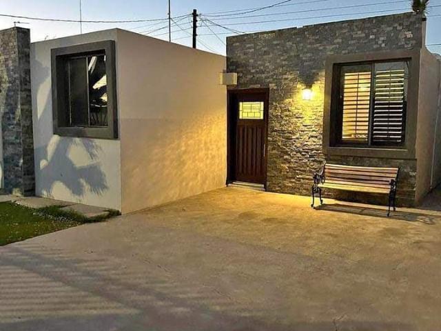 SE RENTA CASA HERMOSA EN RESIDENCIAS