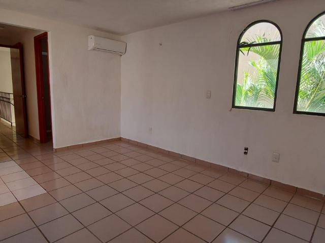 Se Renta Casa Sin Muebles en Residencial Ibiza Supmza 18 Por la Salle Cancun