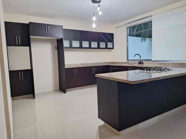 Se renta casa sin muebles