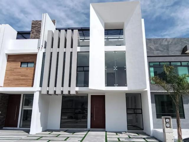 SE RENTA CASA TOTALMENTE EQUIPADA EN GEMA RESIDENCIAL