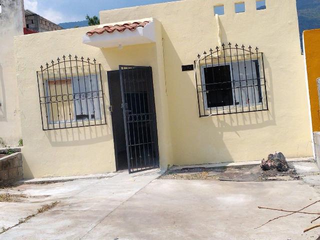 SE RENTA COQUETA CASA EN FRACC. SANTA FE, CHIAPA DE CORZO