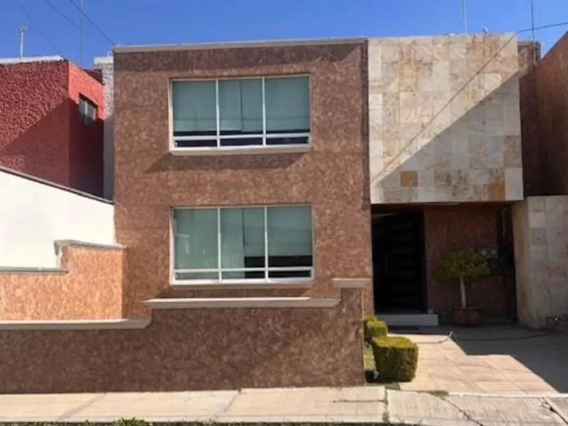 SE RENTA DE CASA EN FRACC. RINCONADA DE SANTIAGO PACHUCA HGO