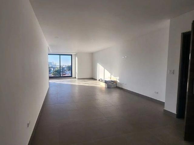 Se renta departamento de 3 recámaras en torre Enhaus, Tijuana