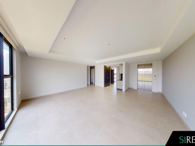 Se renta departamento en Bosque Real