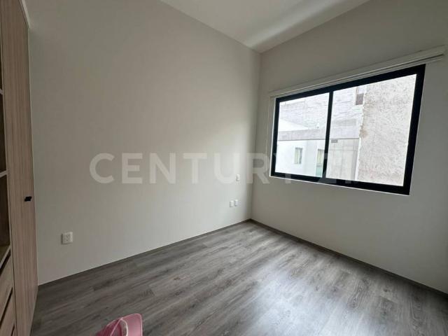 Se renta departamento en Portales Sur