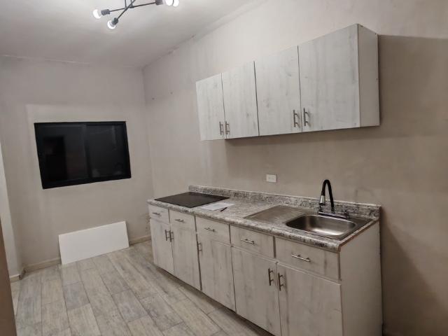 SE RENTA DEPARTAMENTO SIN AMUEBLAR EN BARRIO DEL ENCINO ZONA CENTRO