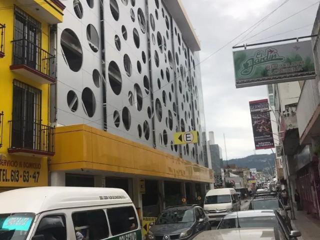 Se renta edificio comercial en zona céntrica  Todo o por planta