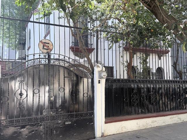 SE RENTA EXCELENTE CASA, PARA HABITACIÓN U OFICINAS