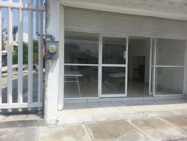 SE RENTA EXCELENTE EDIFICO PARA OFICINAS, COMERCIO O ESCUELAS