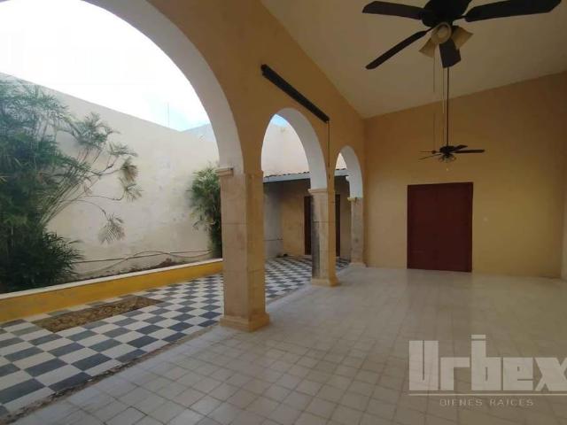 SE RENTA HERMOSA CASA AMUEBLADA ESTILO COLONIAL EN EL BARRIO DE GUADALUPE, CAMPECHE