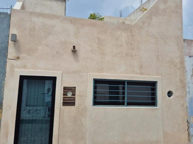 SE RENTA HERMOSA CASA REMODELADA A UNOS PASOS DEL MALECÓN DE LA CIUDAD DE CAMPECHE