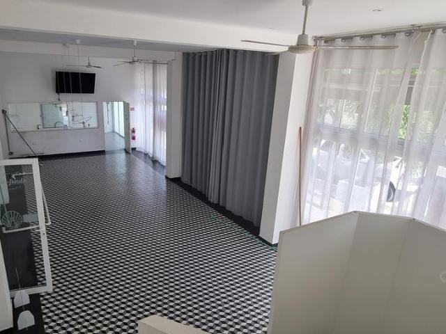 SE RENTA LOCAL 212m2 para cafeteria o restaurante Centro Playa Del Carmen P3866