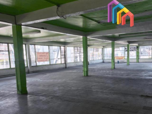 Se renta local comercial a pie de calle en Av. Tl?huac
