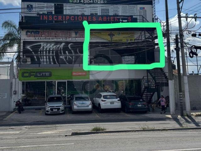 Se Renta Local Comercial de 60 m² en Av Juan Gil Preciado en 1er Nivel
