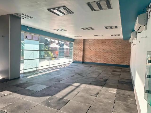 SE RENTA LOCAL COMERCIAL EN PALMAS