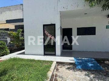 SE RENTA LOCAL COMERCIAL FRENTE A HARBOR