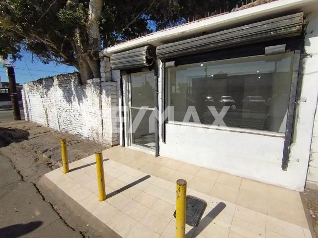 SE RENTA LOCAL CON TERRENO EN ESQUINA COL. ROMA