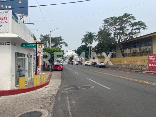 Se renta local de 200 M2 en esquina con excelente ubicación sobre la 5ta av. Norte
