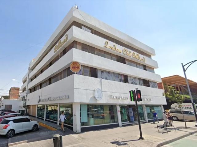 ¡SE RENTA LOCAL MUY AMPLIO EN AV. CARRANZA, TEQUIS!