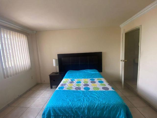Se renta mini loft en Loma Dorada
