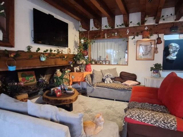 SE RENTA MITAD DE CASA IDEAL PARA CONSULTORIOS – CENTRO DE VALLE DE BRAVO