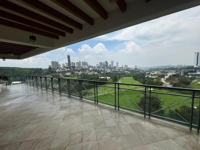 Se renta o vende departamento en Encinares Bosque Real
