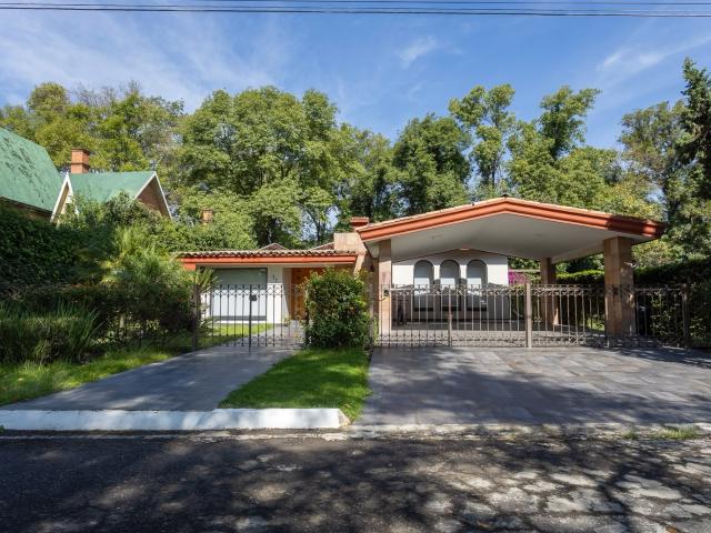 Se renta residencia amplia en Fraccionamiento Moratilla